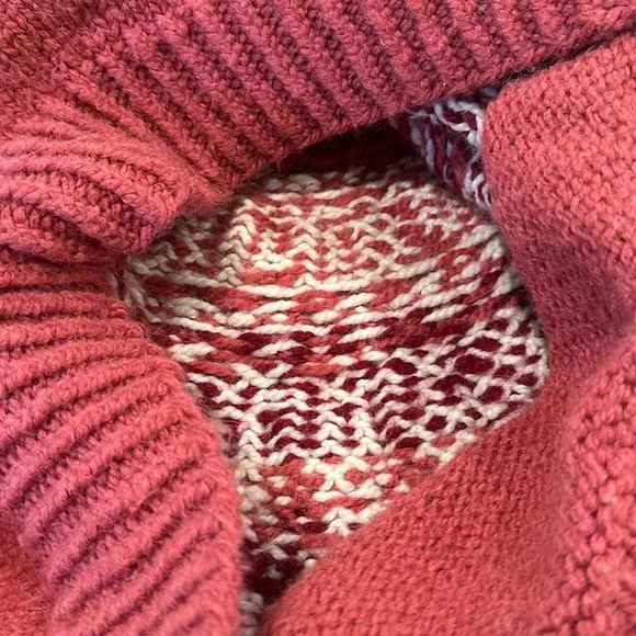 Hand Knit Sweater - Picture 3 of 10